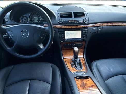 Used 2005 Mercedes-Benz E 500 4MATIC Sedan image 12