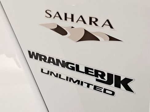 Used 2018 Jeep Wrangler Unlimited Sahara image 6