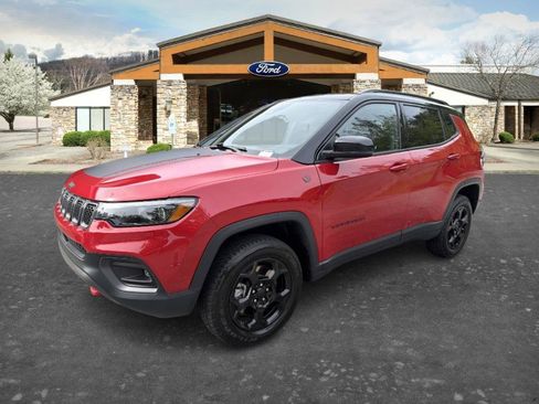 Used 2023 Jeep Compass Trailhawk w/ Trailhawk Elite Group AWD/4WD image 1