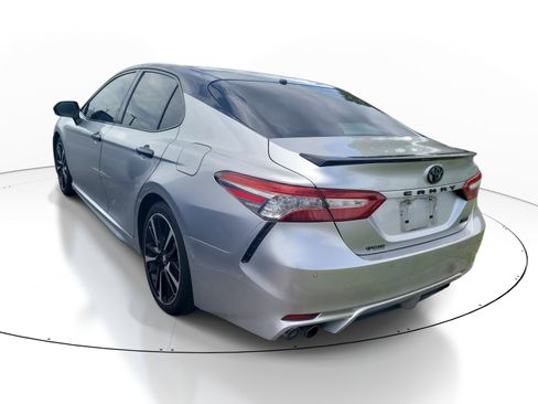 Used 2018 Toyota Camry XSE FWD image 5