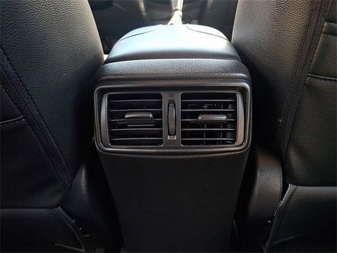 Used 2021 Nissan Rogue Sport SV image 11