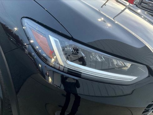 Used 2023 Honda HR-V LX image 32