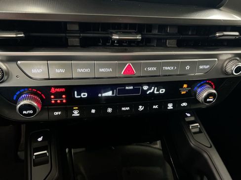 Used 2024 Kia Telluride S FWD image 17