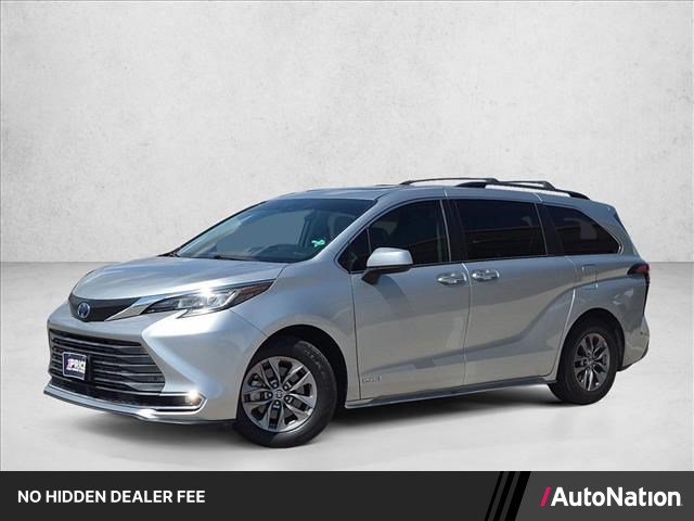 Used 2021 Toyota Sienna XLE FWD image 1