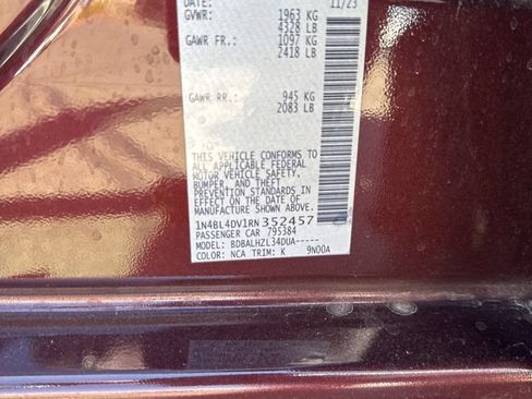 Used 2024 Nissan Altima 2.5 SV FWD image 18