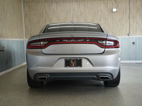 Used 2018 Dodge Charger R/T RWD image 8