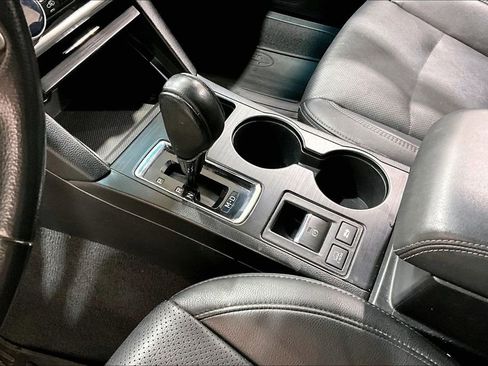 Used 2018 Subaru Outback 2.5i Limited AWD/4WD image 14