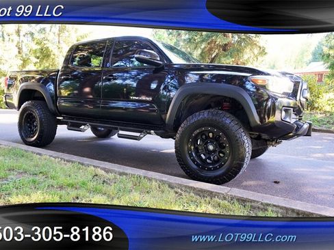 Used 2017 Toyota Tacoma TRD Off-Road w/ Premium & Technology Package AWD/4WD image 6