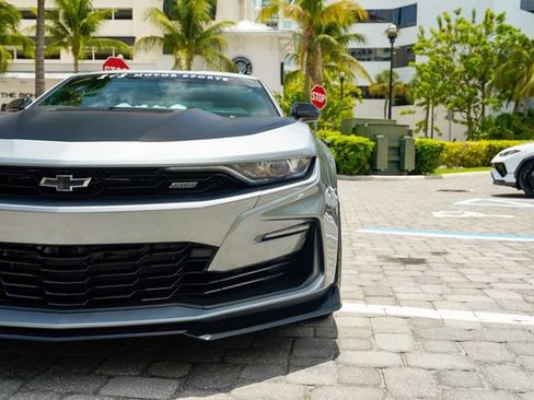 Used 2023 Chevrolet Camaro SS RWD image 8