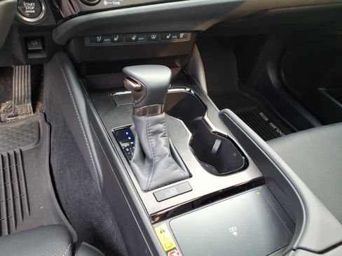 Used 2024 Lexus ES 350 Ultra Luxury w/ Accessory Package (Z2) FWD image 9