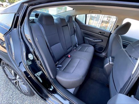 Used 2025 Nissan Altima 2.5 SV FWD image 25
