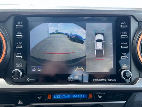 Used 2021 Toyota Tacoma Limited AWD/4WD image 28