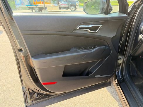 Used 2024 Kia Sportage LX FWD image 21