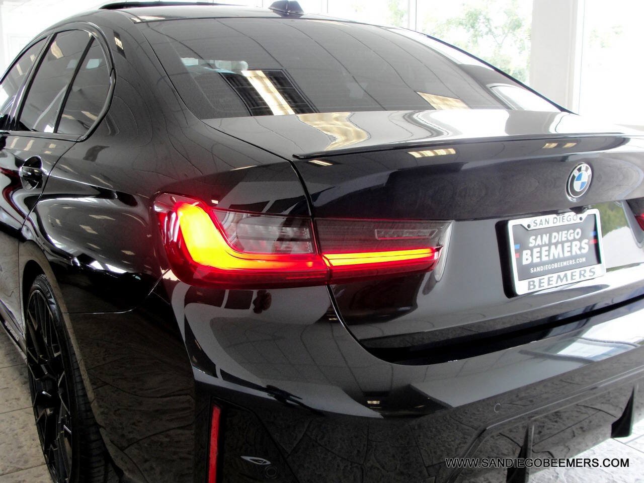 Used 2023 BMW 330i Sedan w/ M Sport Package RWD image 40