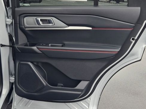 New 2026 Ford Explorer ST-Line w/ ST-Line Street Pack image 11
