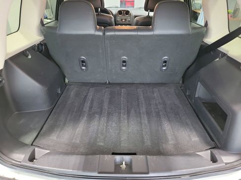 Used 2017 Jeep Patriot High Altitude FWD image 10