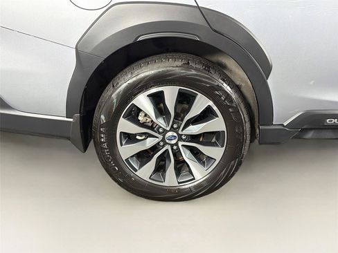 Used 2025 Subaru Outback Limited AWD/4WD image 35