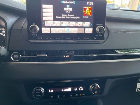 Used 2024 Mitsubishi Outlander ES image 34