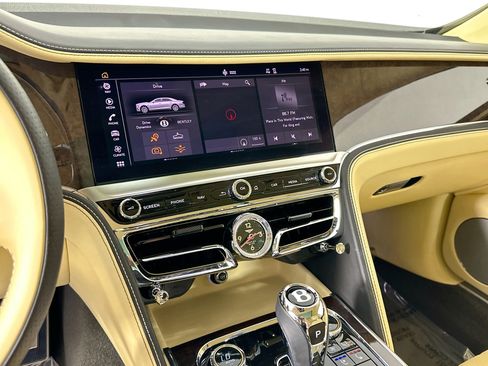 Certified 2022 Bentley Flying Spur V8 image 15