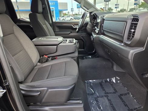 Used 2024 Chevrolet Silverado 1500 LT AWD/4WD image 16