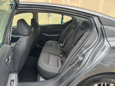 Used 2025 Nissan Altima 2.5 SV image 25