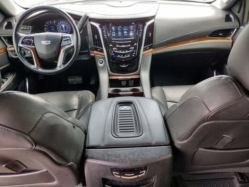 Used 2019 Cadillac Escalade ESV Luxury AWD/4WD image 16