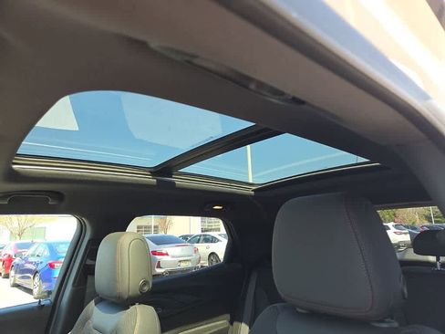 Used 2023 Chevrolet TrailBlazer RS w/ Sun and Liftgate Package image 15