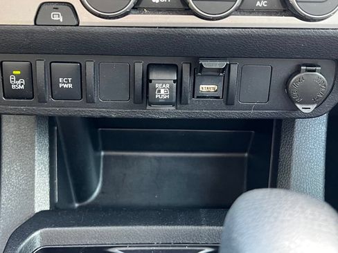 Used 2022 Toyota Tacoma SR5 w/ Technology Package RWD image 34