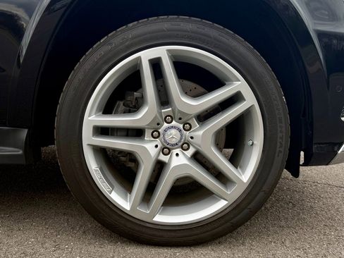 Used 2016 Mercedes-Benz GL 550 4MATIC image 9