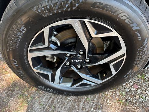 Used 2025 Kia Sportage LX FWD image 30