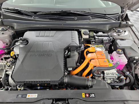 New 2025 Hyundai Elantra Limited image 34