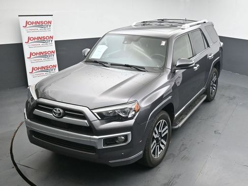 Used 2020 Toyota 4Runner Limited AWD/4WD image 12