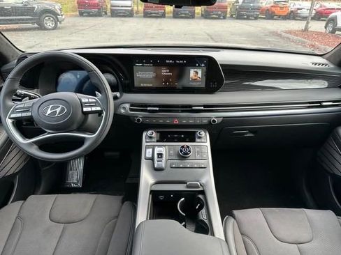Used 2025 Hyundai Palisade Calligraphy image 12
