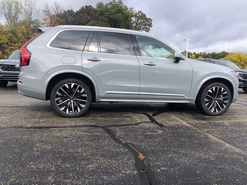 New 2026 Volvo XC90 T8 Plus image 8