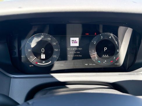 New 2026 Land Rover Range Rover Velar Dynamic SE image 39