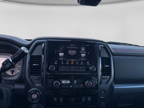 Used 2024 Nissan Titan PRO-4X w/ Pro-4x Convenience Package AWD/4WD image 10