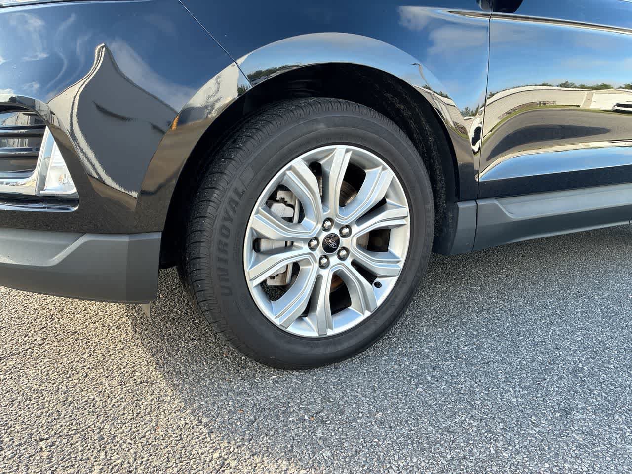 Used 2023 Ford Edge Titanium w/ Cargo Accessory Package AWD/4WD image 32