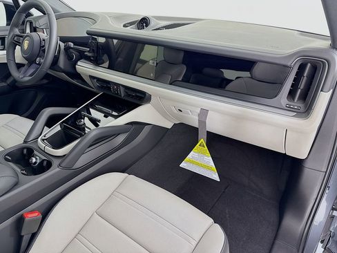 New 2026 Porsche Cayenne Coupe image 34