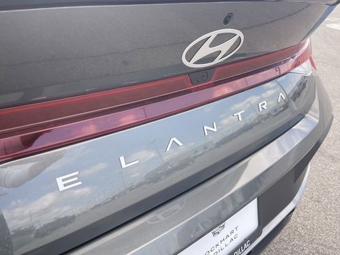 Used 2025 Hyundai Elantra Sport FWD image 12