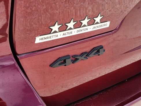 Used 2022 Jeep Grand Cherokee Altitude AWD/4WD image 11