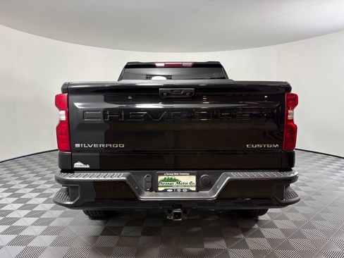 Used 2022 Chevrolet Silverado 1500 Custom AWD/4WD image 9