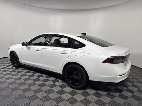 Used 2025 Honda Accord SE image 4