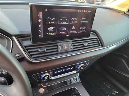 Used 2024 Audi Q5 2.0T Premium Plus image 8