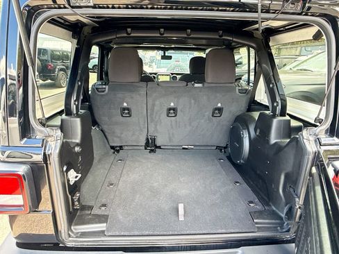 Certified 2022 Jeep Wrangler Unlimited Sport w/ Sun And Sound Package AWD/4WD image 30