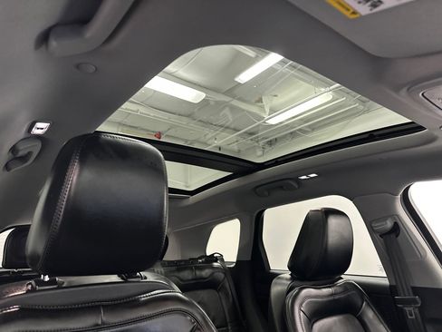 Certified 2022 Lincoln Corsair Reserve w/ Equipment Group 201A image 13