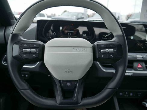 Used 2025 Kia K4 GT-Line image 32