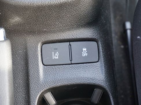 Used 2020 Chevrolet Sonic LT w/ Convenience Package image 12