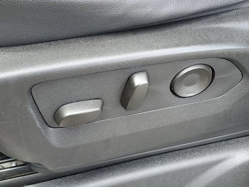 Certified 2024 Chevrolet Suburban Premier AWD/4WD image 6