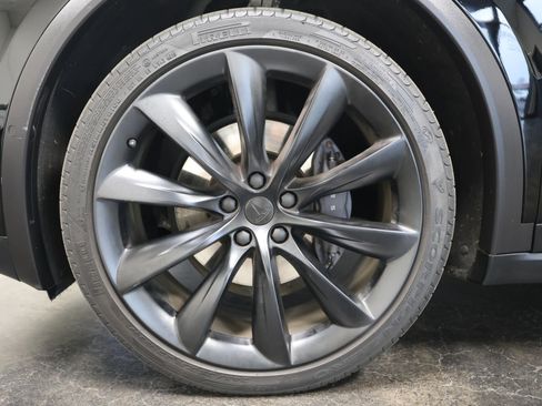 Used 2020 Tesla Model X Long Range image 16