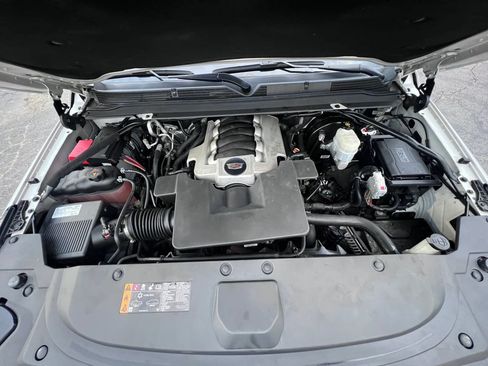 Used 2019 Cadillac Escalade ESV Luxury AWD/4WD image 31